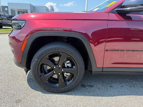 Used 2023 Jeep Grand Cherokee L Limited w/ Black Appearance Package RWD image 23