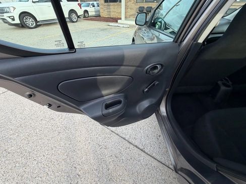 Used 2013 Nissan Versa S Plus image 22