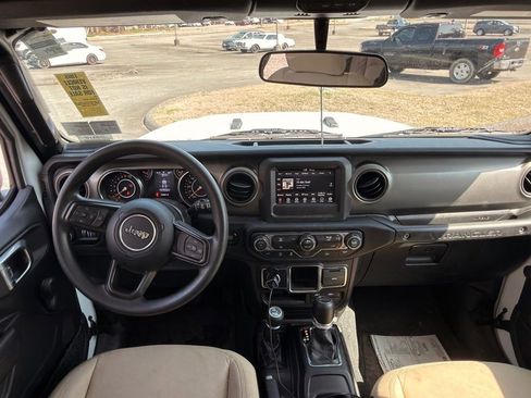 Used 2022 Jeep Wrangler Unlimited Sport image 18