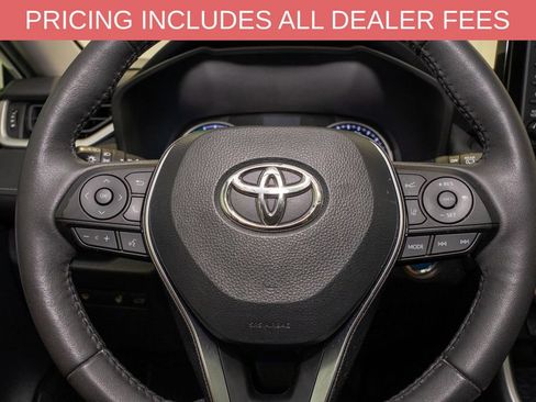 Used 2022 Toyota RAV4 XLE Premium AWD/4WD image 20