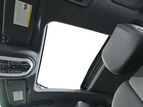 Certified 2026 Porsche Macan AWD/4WD image 28