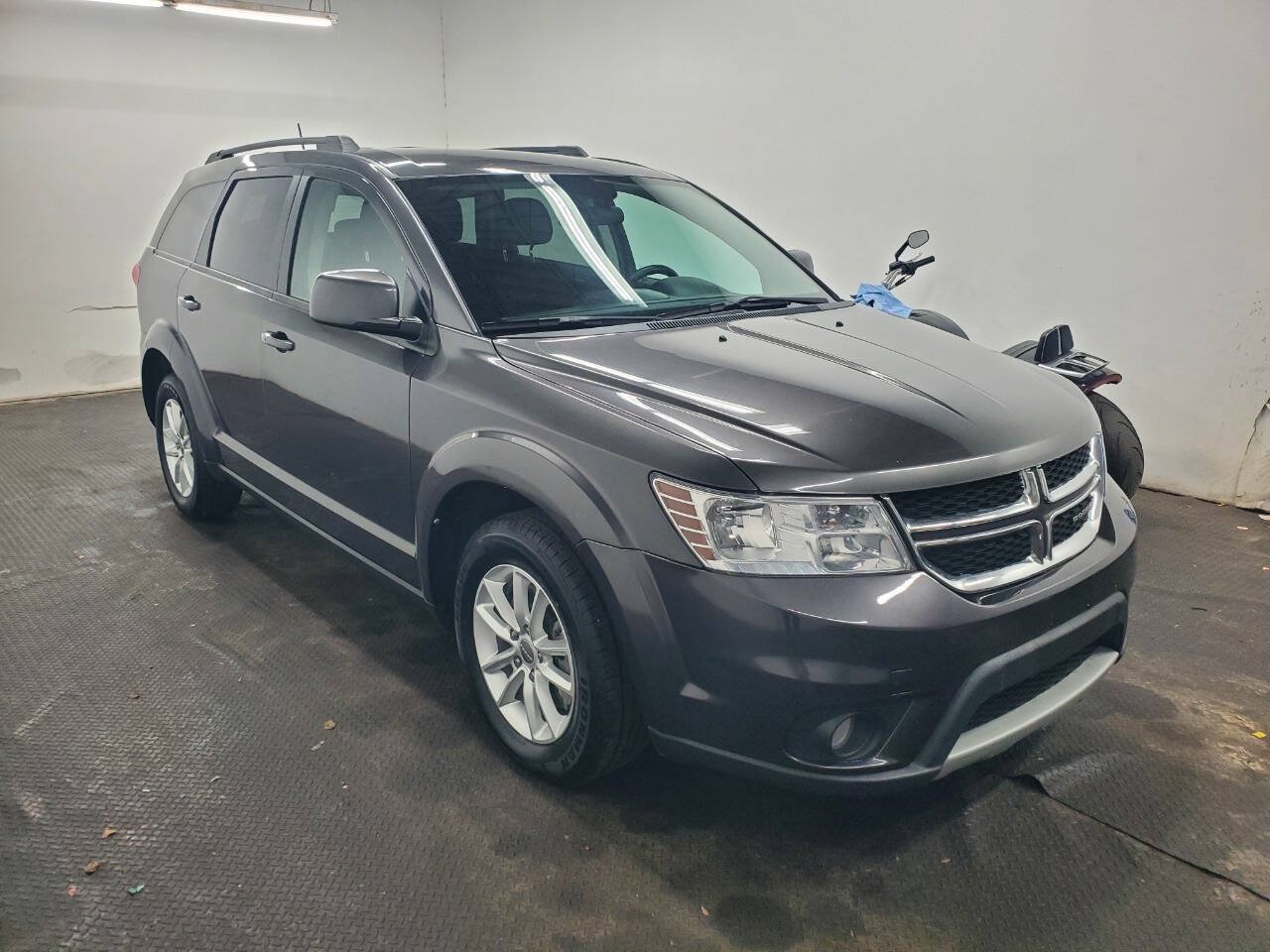 Used 2017 Dodge Journey SXT w/ Comfort/Convenience Group FWD image 3