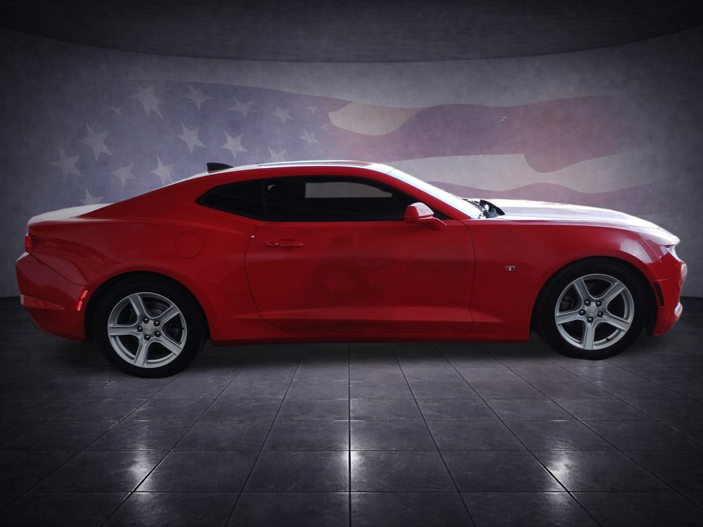 Used 2020 Chevrolet Camaro LT RWD image 6