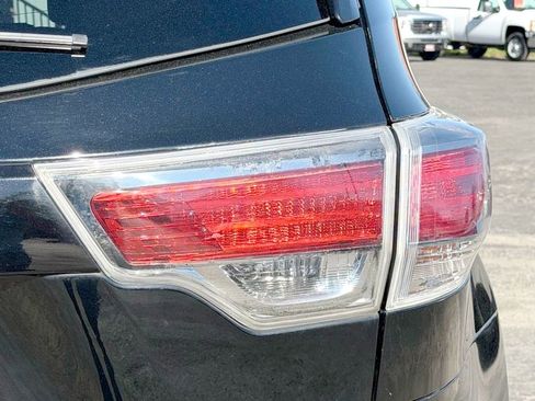 Used 2014 Toyota Highlander XLE image 25