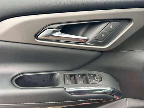 Certified 2025 Chevrolet Traverse LT w/ Driver Confidence Package image 22