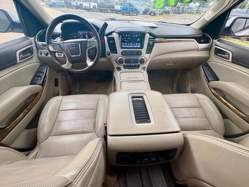 Used 2016 GMC Yukon XL Denali w/ Open Road Package AWD/4WD image 13