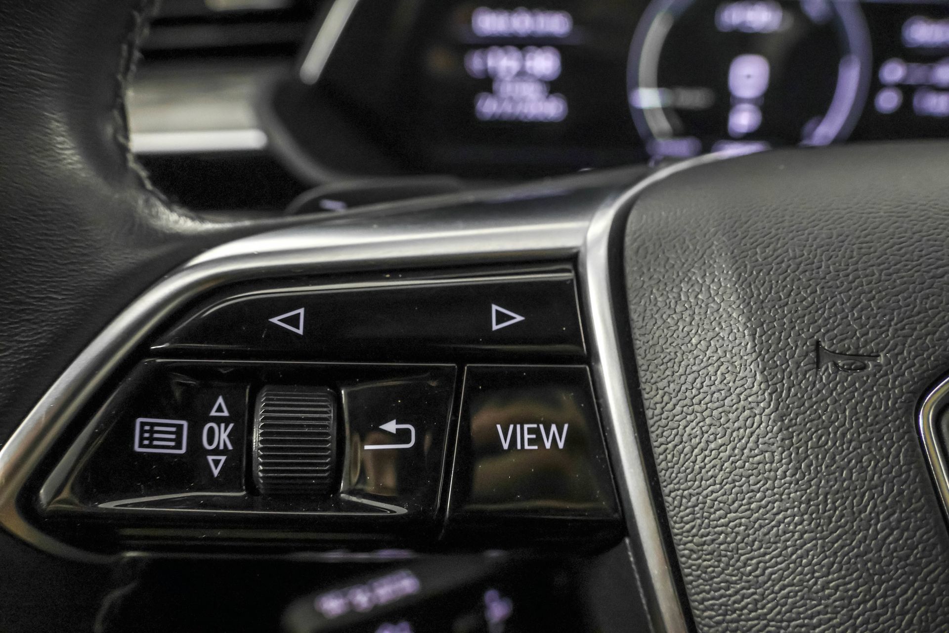 Used 2024 Audi Q8 e-tron Premium Plus w/ Premium Plus Package AWD/4WD image 23