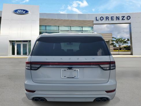 Used 2022 Lincoln Aviator Reserve w/ Equipment Group 201A image 6