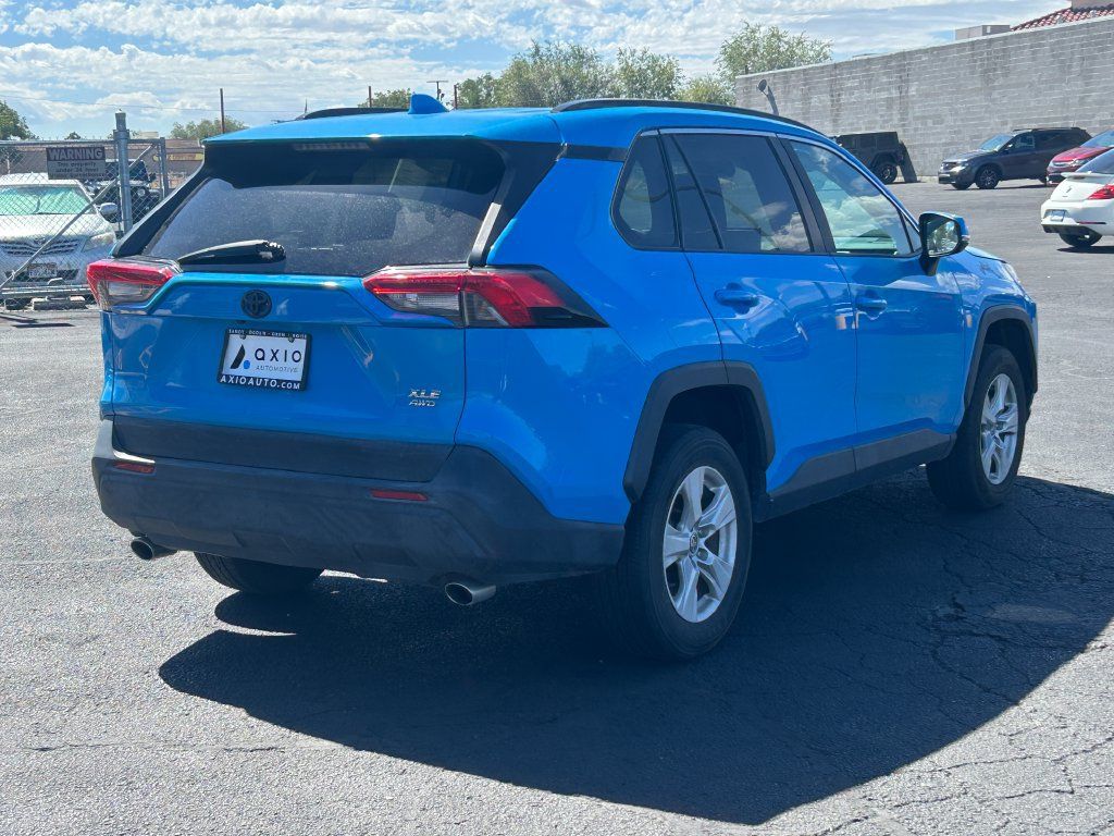 Used 2021 Toyota RAV4 XLE AWD/4WD image 3