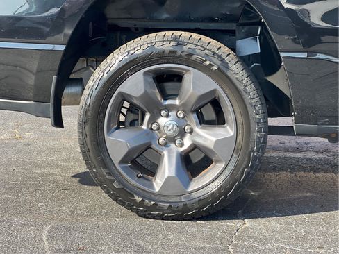 Used 2019 RAM 1500 Big Horn image 28