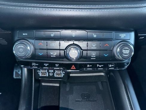 Used 2022 Dodge Durango GT image 36