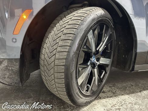 Used 2022 BMW iX xDrive50 w/ Premium Package AWD/4WD image 35