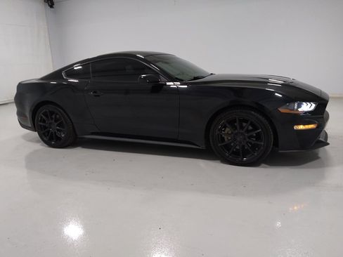 Used 2019 Ford Mustang Coupe RWD image 11