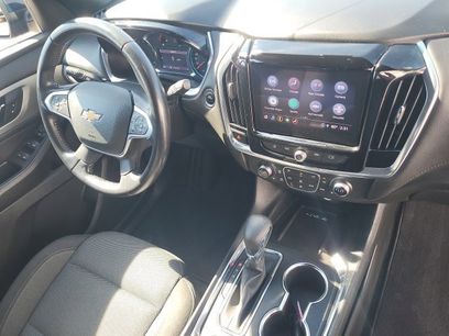 Used 2022 Chevrolet Traverse LT