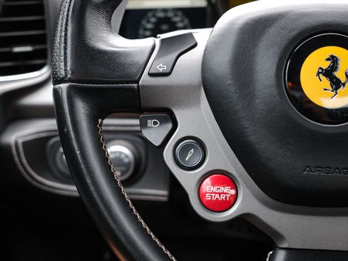 Used 2012 Ferrari 458 Italia Coupe RWD image 21