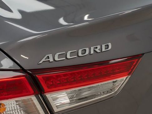 Certified 2018 Honda Accord Touring image 10