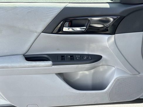 Used 2017 Honda Accord LX image 22