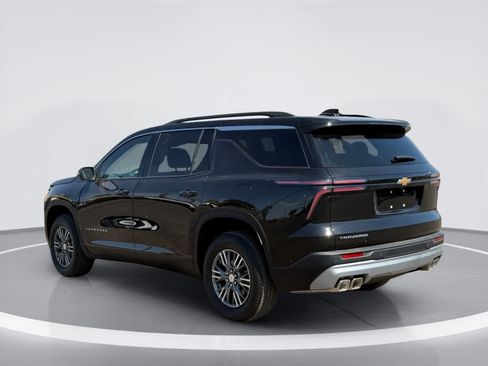 Used 2026 Chevrolet Traverse LT FWD image 4