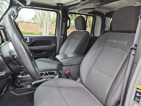 Used 2023 Jeep Gladiator Overland image 20