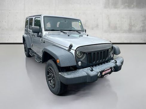Used 2018 Jeep Wrangler Unlimited Sport w/ Connectivity Group image 3