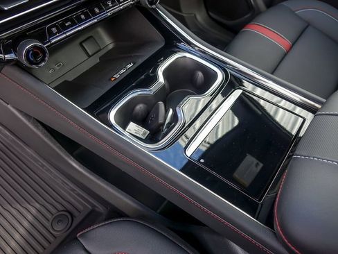 New 2026 Chevrolet Traverse RS w/ LPO, Floor Liner Package image 32