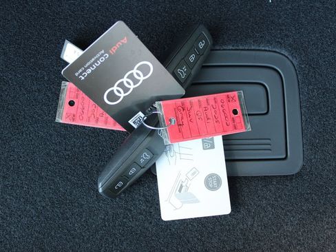 Used 2025 Audi Q5 Premium Plus w/ Premium Plus AWD/4WD image 32