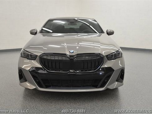 Used 2024 BMW 530i w/ M Sport Package RWD image 5
