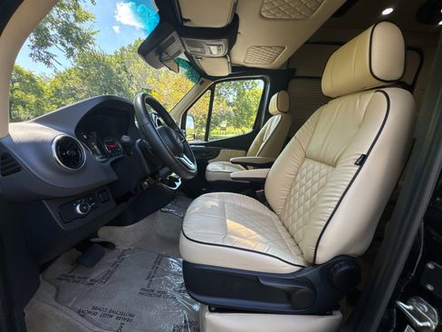 Used 2019 Mercedes-Benz Sprinter 170 image 11