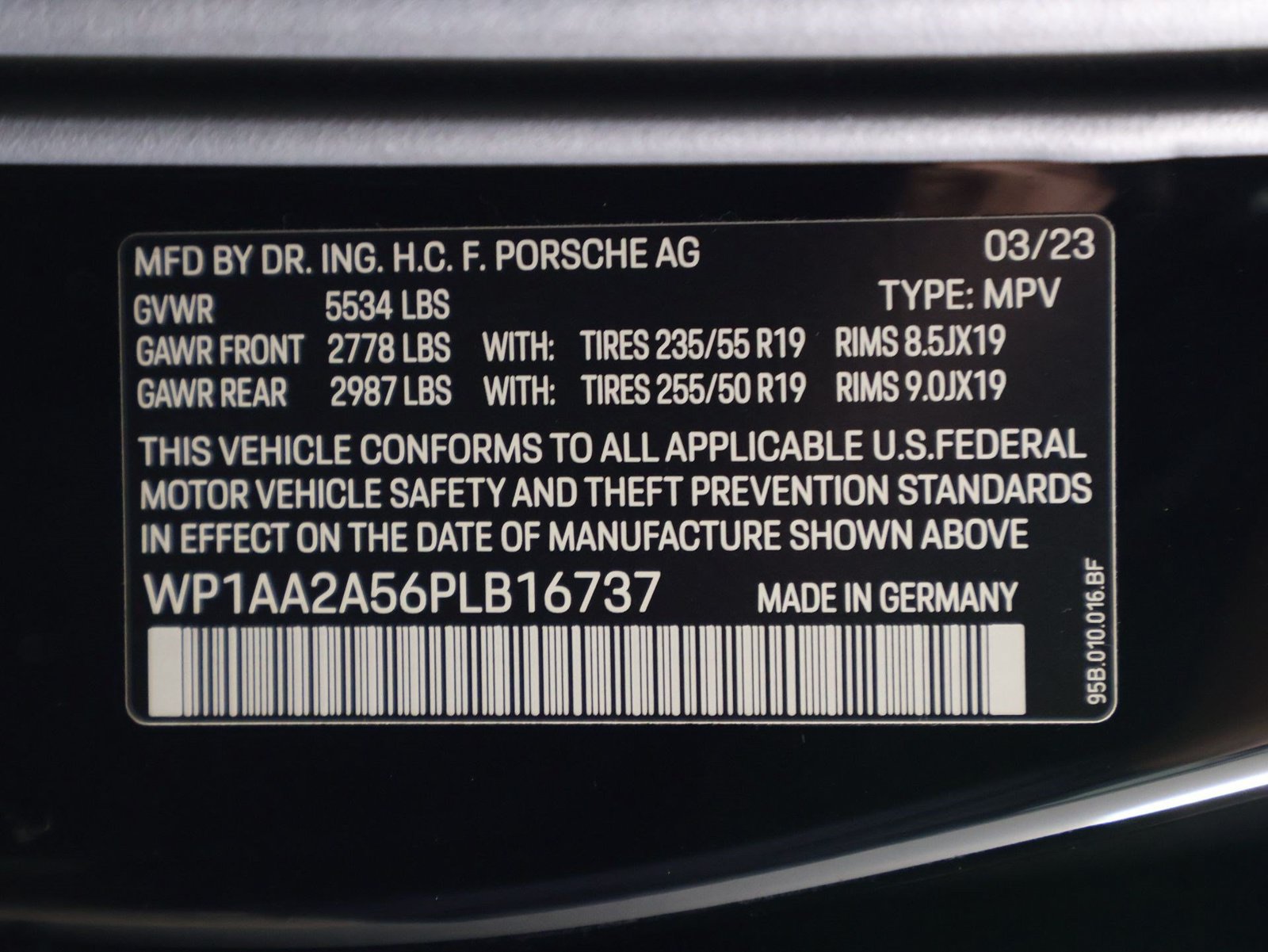 Certified 2023 Porsche Macan AWD/4WD image 19