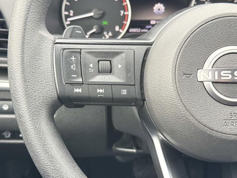 Used 2024 Nissan Rogue SV image 14