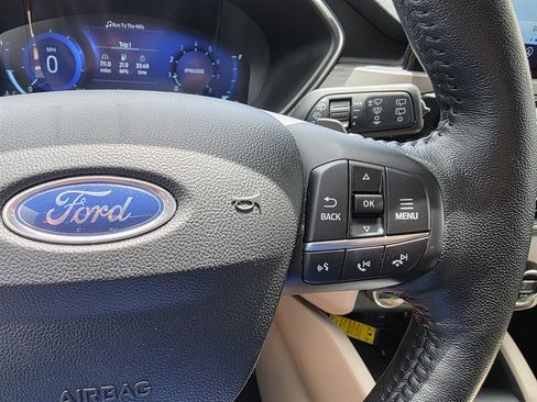 Used 2020 Ford Escape Titanium image 24