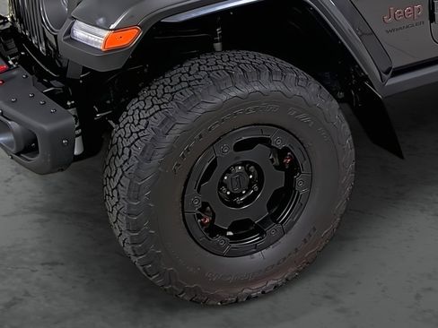 Used 2022 Jeep Wrangler Rubicon w/ Steel Bumper Group image 7