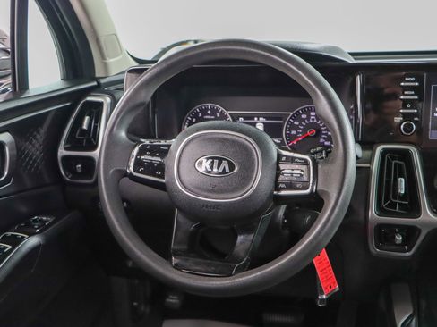 Used 2021 Kia Sorento LX image 12