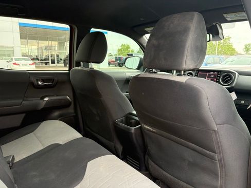 Used 2021 Toyota Tacoma TRD Sport w/ Technology Package AWD/4WD image 7