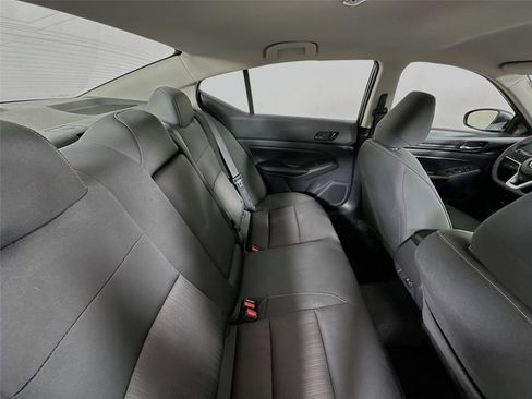 Used 2025 Nissan Altima 2.5 SV image 25