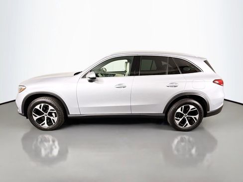 Used 2025 Mercedes-Benz GLC 350e 4MATIC image 4