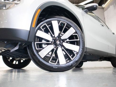 New 2025 Mitsubishi Outlander SE image 3