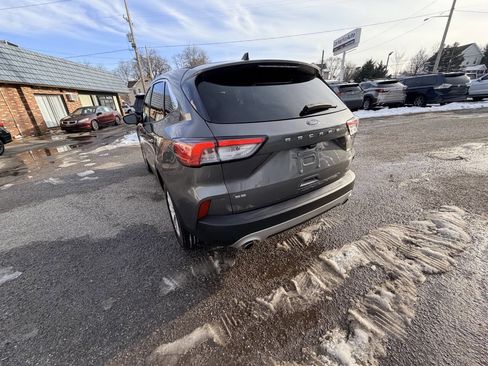 Used 2022 Ford Escape SE image 28
