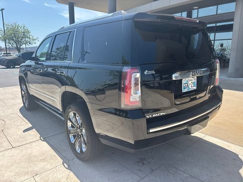 Used 2019 GMC Yukon Denali w/ Denali Ultimate Package AWD/4WD image 3