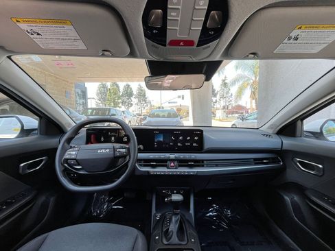 Used 2025 Kia K4 LXS image 34
