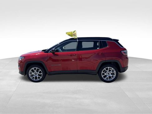 Used 2025 Jeep Compass Limited AWD/4WD image 6