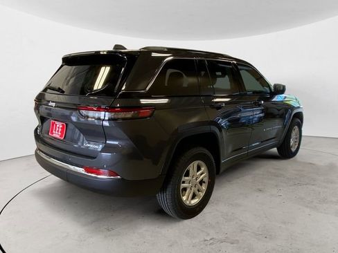 New 2025 Jeep Grand Cherokee Laredo image 6
