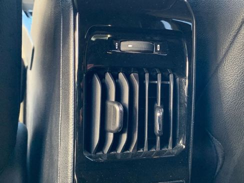 Used 2025 Jeep Compass Limited image 23