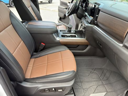 Used 2023 Chevrolet Silverado 1500 High Country w/ High Country Premium Package image 36