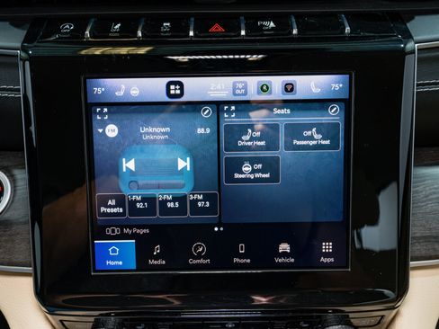 Used 2022 Jeep Grand Cherokee L Limited image 18