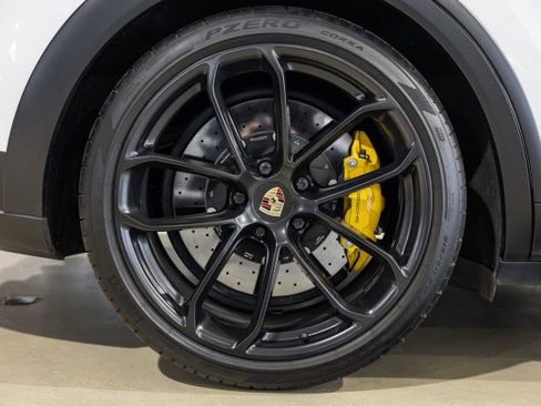 Used 2022 Porsche Cayenne Turbo GT image 39