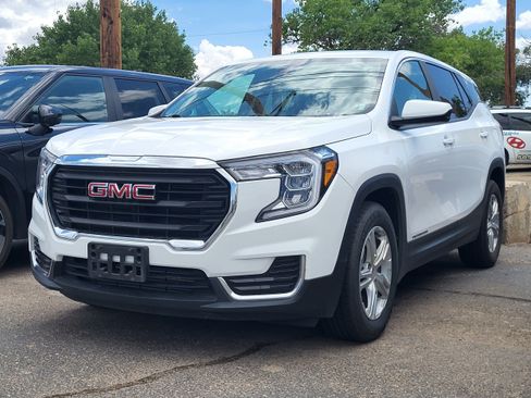 Used 2024 GMC Terrain SLE FWD image 22