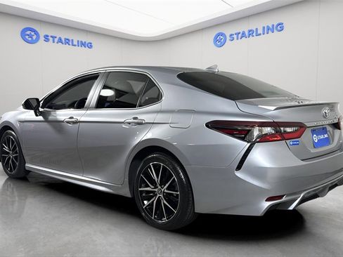 Used 2024 Toyota Camry SE image 5