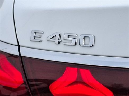 Used 2025 Mercedes-Benz E 450 4MATIC Sedan image 33