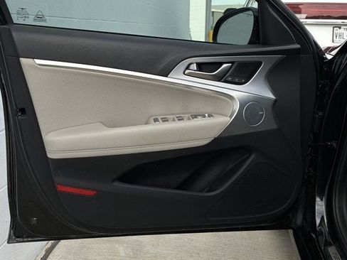 Used 2019 Genesis G70 3.3T Advanced w/ Elite Package image 9